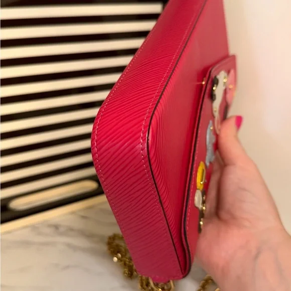 Louis Vuitton Limited Edition Felicie Pochette in Hot Pink Epi leather - Picture 12 of 17